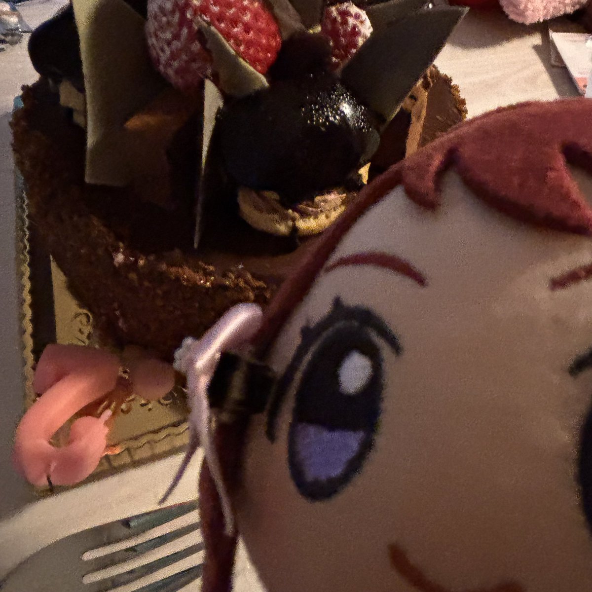 nuikatsuoba's tweet photo. 朝の4時（57分）よ‼️‼️‼️‼️‼️

誕生日ケーキ食べましたΨ( 'ч' ☆)

#初星学園ぬいぬい部 https://t.co/SLpyfC98PT