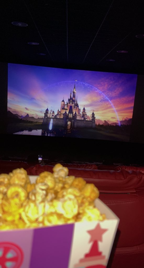 hanaysama's tweet photo. فيلم توي ستوري يجنن 🥹🥹🩵🩵🩵🩵🩵 
ماتوقعت يعجبني هالكثر، و توفقت باختيار النسخة العربية، حنييييت للطفولة اشتقتتتتت مرة اخخخ لا يفوتكم الفيلم خيالي https://t.co/jgomHN9aCO