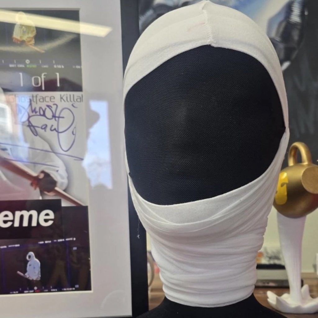 Ovrnundr's tweet photo. The box logo hooded sweatshirt as well as the mask worn by Wu Tang Clan artist Ghostface Killah are reportedly for sale on eBay with an asking price of $20,000 USD 🔪 https://t.co/fjq90ru3Or