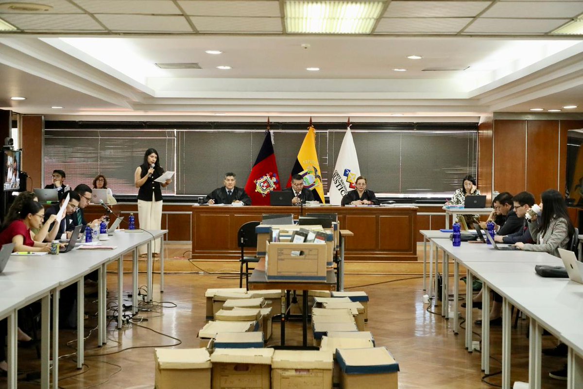 FiscaliaEcuador's tweet photo. #AHORA | #CasoSinohydro: el juicio por presunto #Cohecho en el proyecto Coca Codo Sinclair avanza con una nueva jornada de presentación de pruebas por parte de las defensas. Hoy se cumple el día 28 de audiencia. Asiste el fiscal general del Estado (e), #LeonardoAlarcón. https://t.co/aHNlhKsbmP