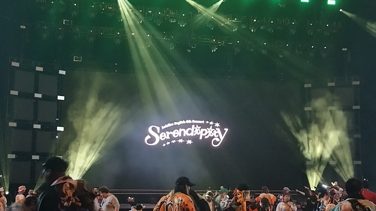 salg0880's tweet photo. Had a great time at both AX and the Serendipity concerts! AX was good but a bit off on a personal level. Both Serendipity concerts surely made up for it had a blast both nights watching all of EN and guests perform! Not much rest Off Kai is next and it's my first time going! https://t.co/dMcfrLOTT4