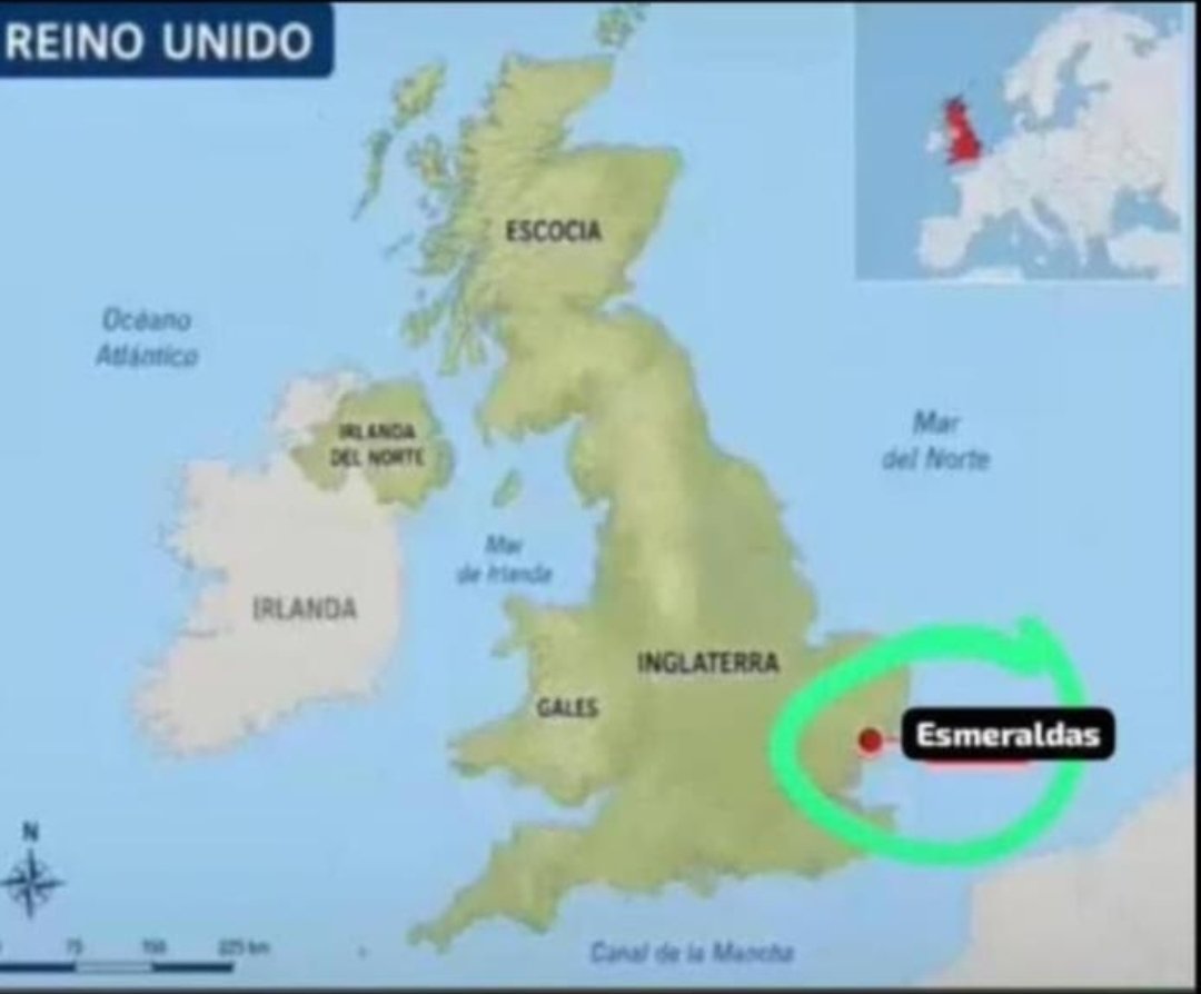 Slyn ☆🇪🇨| Leyendo aus en el centro de Esmeraldas tweet media