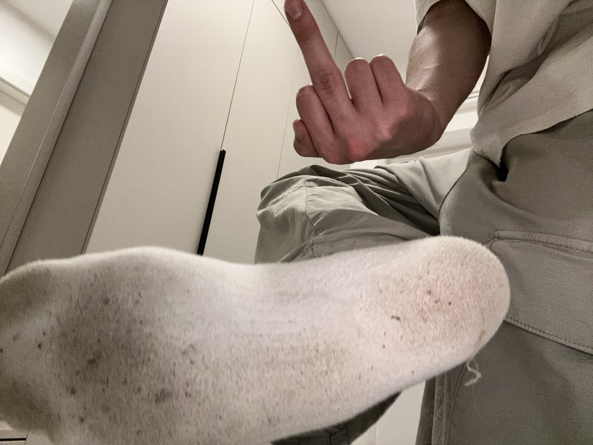 FindomTwinkkk's tweet photo. only thing i wanna see you text is SENT SIR🤑
#feet https://t.co/gRKmV8vTzE