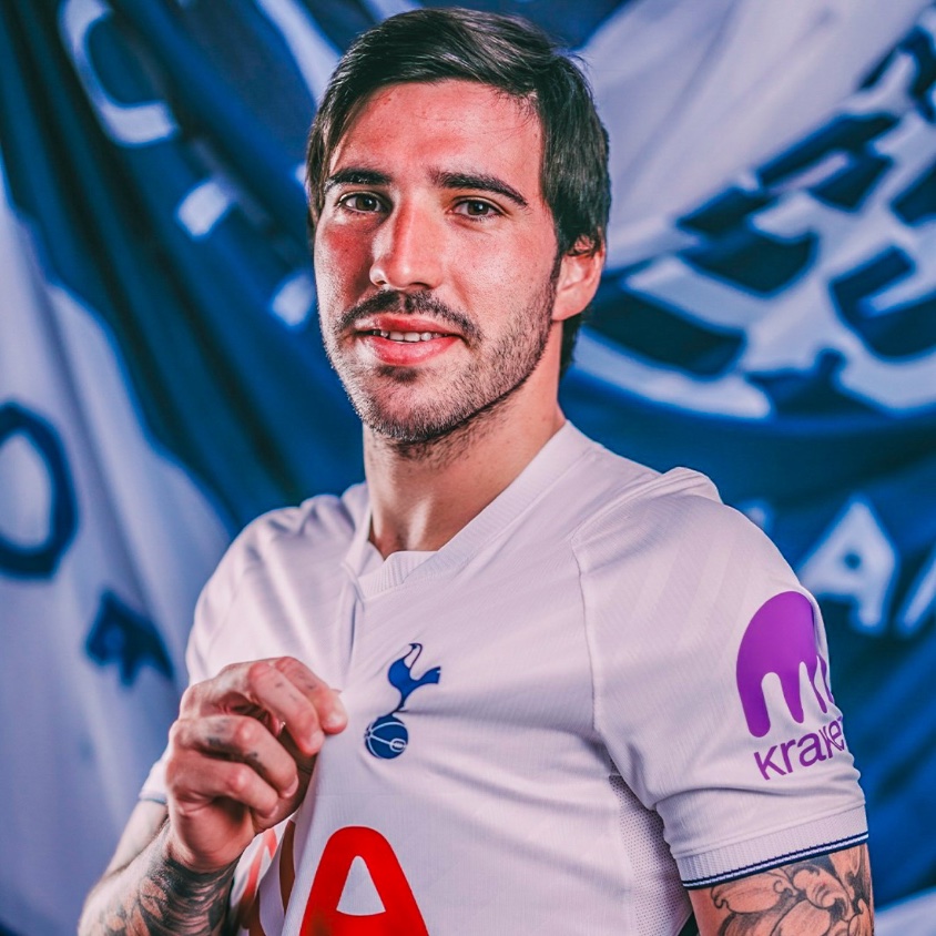eurofootcom's tweet photo. 🇮🇹✨ Sandro Tonali: "At 6am I woke up as a Tottenham player, and when we came in the morning, the feeling was FANTASTIC. It was like when I was 16, 17 and I played my first game." 🥹 

“It was so similar. I was like a kid with the energy inside. I think this is all positive, especially because I'm 26 now, not 18 years old, I decide to sign for Tottenham. I don't need two teams, three teams, four teams - I know already my team for the next season and I can't wait to start the season and to play the first game."