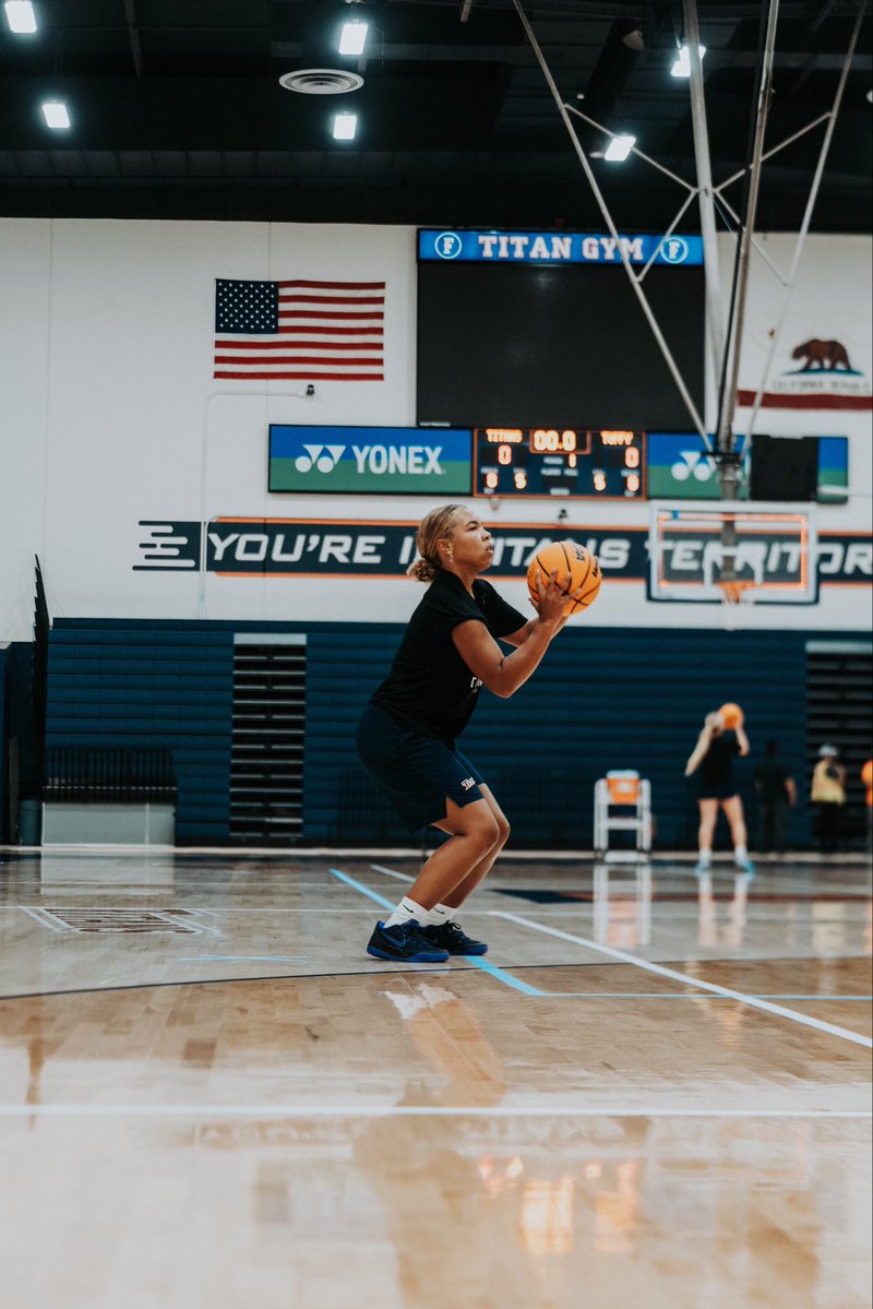 FullertonWBB's tweet photo. back in the lab 🧪

#TusksUp https://t.co/TzQtQhnkJe