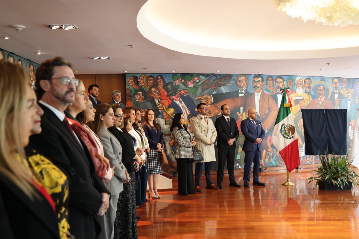 TFJAMexico's tweet photo. ¡Muchas gracias! al @TJA_CDMX por la donación de la placa conmemorativa de los #90AñosDelTFJA; a su presidente @AndresAguileraM, a las Magistradas y a los Magistrados del #TribunalHermano que nos distinguieron con su visita este día, nuestra admiración y respeto siempre.

Su reconocimiento nos alienta a mejorar todos los días la labor que realizamos para hacer posible la #JusticiaAdministrativa en #México.
