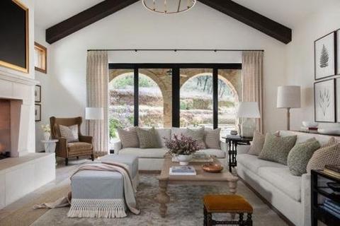 TrevorCastle78's tweet photo. Find out the elements pros recommend to clients for a well-designed living room https://t.co/pS8eF9fmR0 https://t.co/XpKX1mo7WG