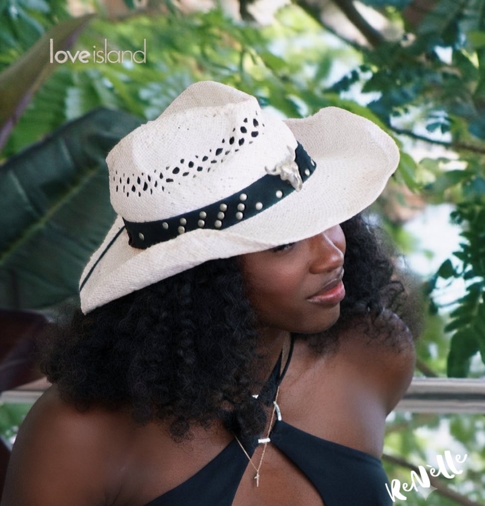 OppongRenelle's tweet photo. ANIYA’S story reminds us that no matter how bad it gets, things can still turn around for the better. There is always light at the end of the tunnel.

#Aniya
#LoveislandUsa https://t.co/oe91f27fLE