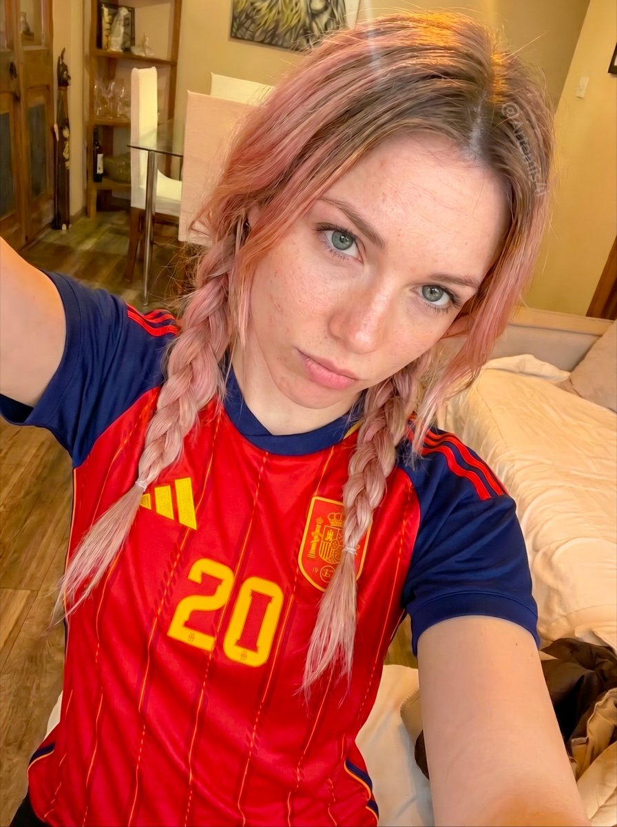 Artemis4i's tweet photo. Vamos Españita!🇪🇦❤️
#FifaWorldCup #España #Portugal #LamineYamal #Pedri #Spain https://t.co/di6P2aO120