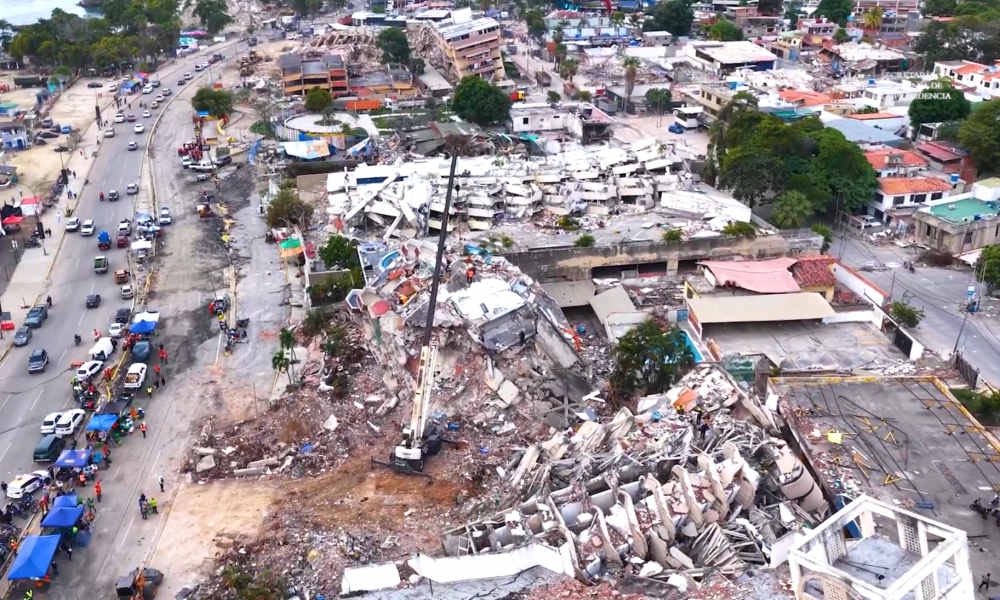AZ_Intel_'s tweet photo. Death toll from Venezuela earthquakes rises to 3,535, with more than 16,700 injured, BNO News reports. https://t.co/jZTAPFHEap