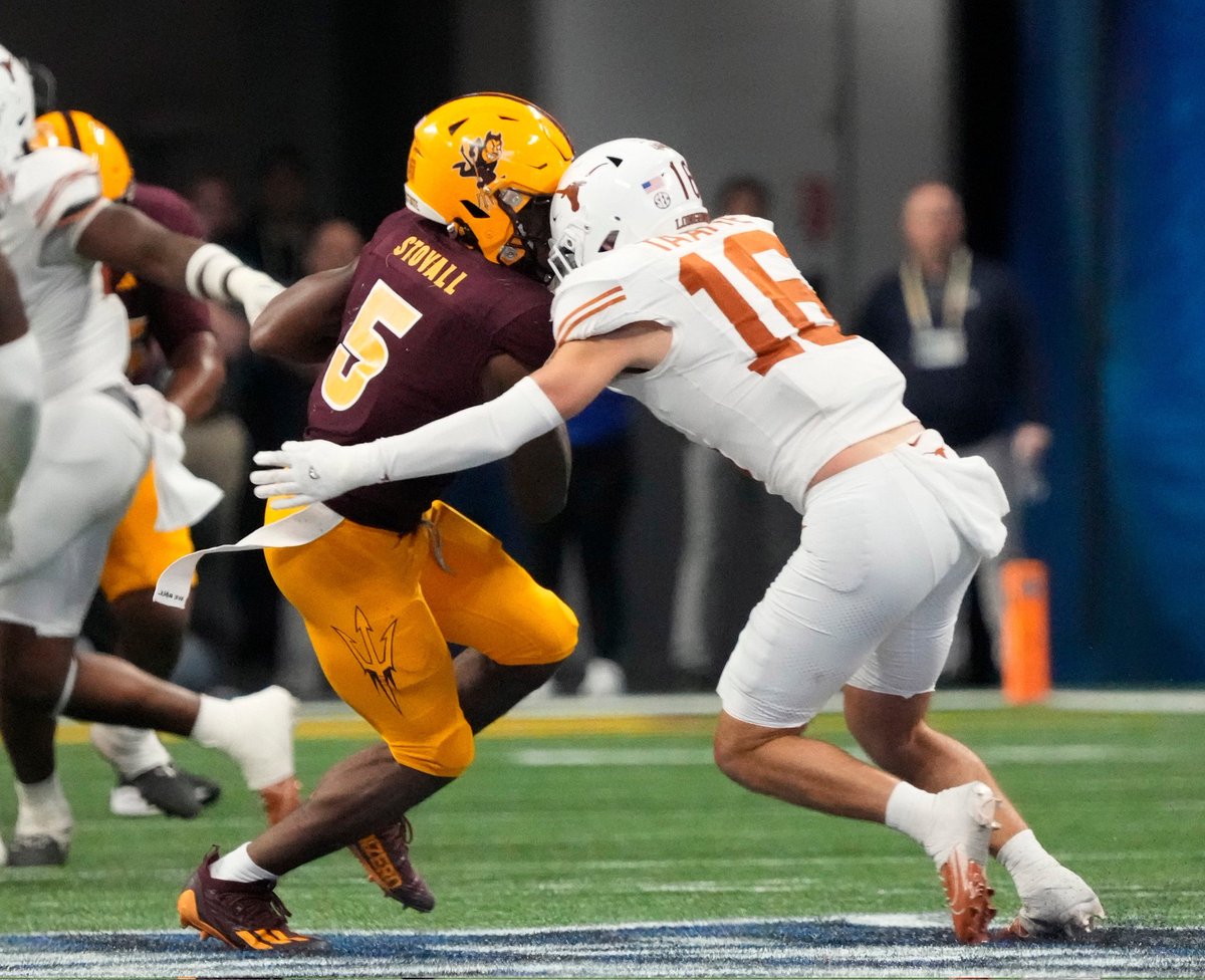 rez_devil's tweet photo. Everyone is busy arguing about the red card while I'm still arguing about the lack of a targeting call. #GoDevils https://t.co/eqdP2AUKHZ