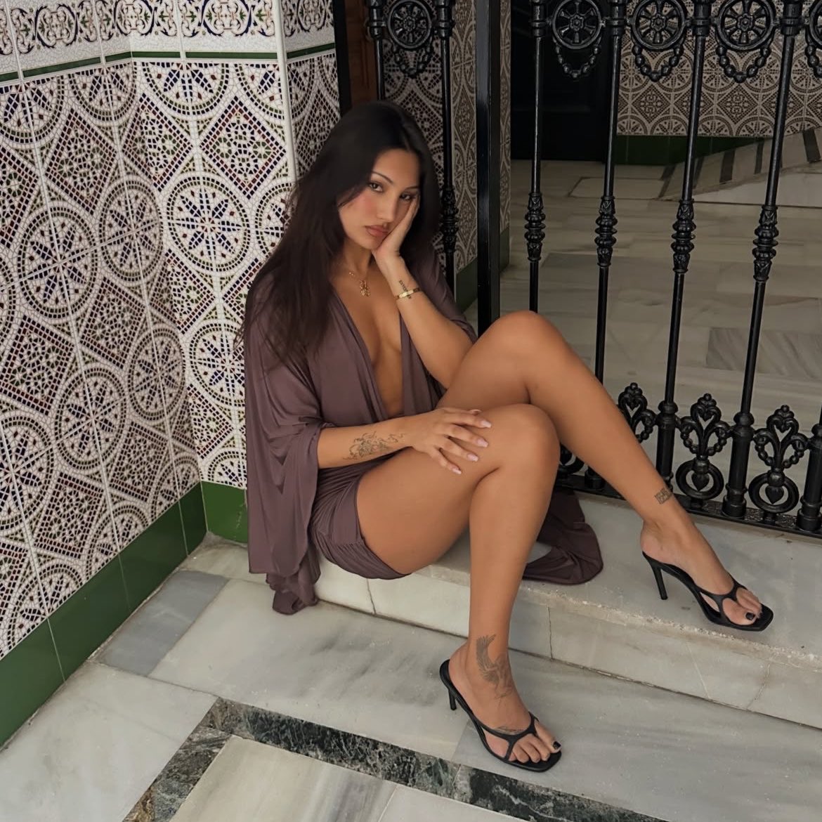 latibulex's tweet photo. Say WHATEVER you want but this girl IS the star of this season, everything revolves around her for a reason and I can’t wait for her to get out and see how people only talk about her 🙂‍↔️ jasmine’s villa wallah #loveisland #loveislanduk https://t.co/JXQRKtig7Z