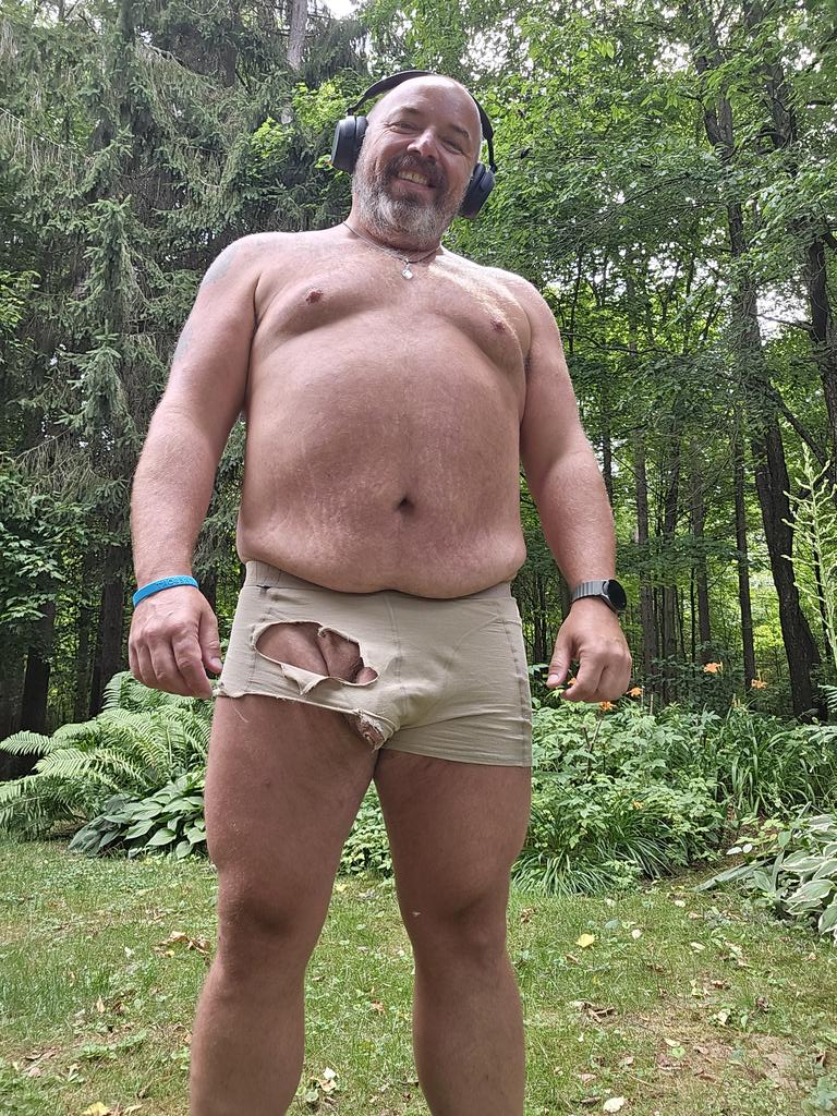 sk1nandearth's tweet photo. Heading out for a hike... Is this attire ok? 🫣 https://t.co/vX9UXs6B9I