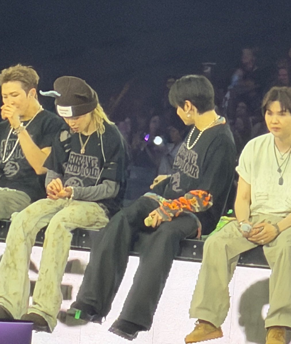 kookminville's tweet photo. FINALLY JIKOOK SEAT TOGETHER!!! https://t.co/kKQJKZwdQR