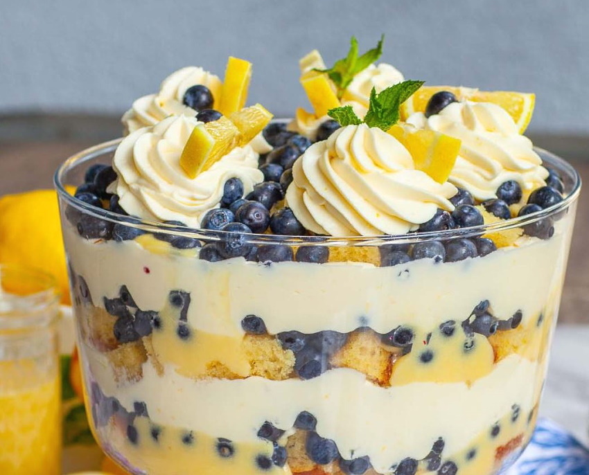 unpodiblu's tweet photo. Lemon and Blueberry Trifle 🫐
#blueberrymonth #recipe https://t.co/T8JZlfJqUb https://t.co/0UdnAY2xcT