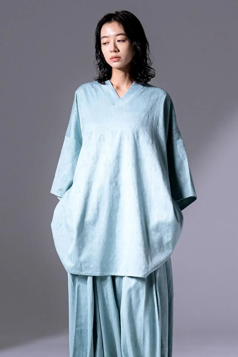 OVIESTUDIO's tweet photo. [BISHOOL]

Modal Damask Jacquard KIMONO Top

ビシュールより、新作のダマスクジャカードシリーズが一挙入荷しました。

3色の展開です。

https://t.co/fQC3sGqgAT https://t.co/DKNpdYrghc