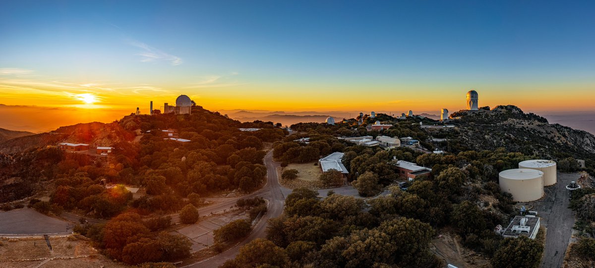 KittPeakNatObs's tweet photo. NSF @KittPeakNatObs has telescopes galore… but what are those other buildings? 

The brick buildings include administrative offices, a cafeteria, and dorms where our observers sleep during the day. The right 2 white cylinders store water.

📷 KPNO/NOIRLab/NSF/AURA/B. Pinlaut https://t.co/khMihjLExa