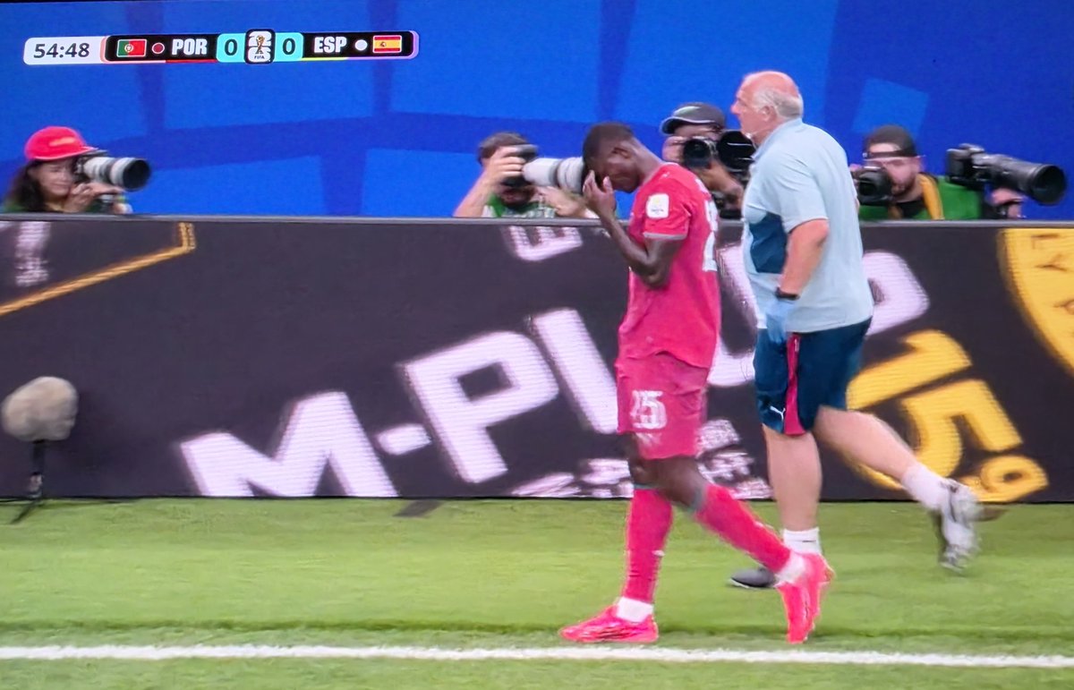 PrinceduParc's tweet photo. Nuno Mendes était le meilleur joueur sur la pelouse et il a cadenassé Yamal pendant 54min !

Sa sortie sur blessure est le tournant du match ! https://t.co/yvHzBNbB8i