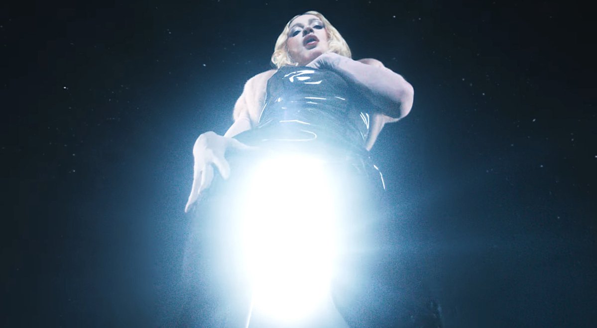 fuertecito's tweet photo. Judeline y Madonna, conectadas por el toto ✨ https://t.co/YLwEoajdTq