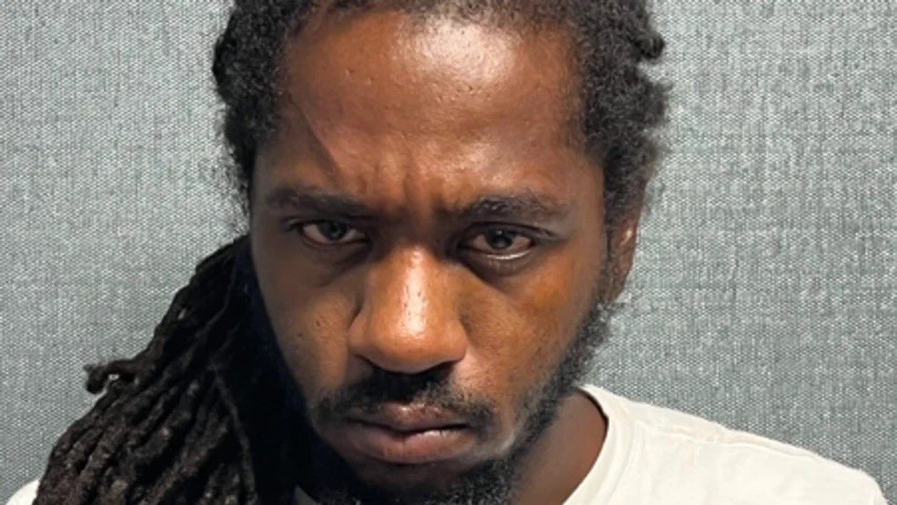 TheDMVDaily's tweet photo. A Temple Hills man has been charged with murder after police say he fatally shot his former girlfriend in Capitol Heights before turning himself in.

According to Prince George’s County Police, 31-year-old Terrence Penn Jr. is charged with first- and second-degree murder in the death of 31-year-old Dakota Keys.

Officers responded to the 1900 block of Brooks Drive around 10:10 p.m. on July 4, where they found Keys inside a vehicle suffering from gunshot wounds. She was pronounced dead at the scene.

Investigators say the shooting was domestic-related. Penn allegedly fled before surrendering to police a short time later and is being held without bond as the investigation continues.