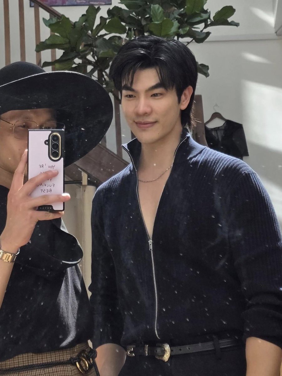 tunwaxz's tweet photo. อห พี่มายลุควันนี้หล่อมาก 😭😭😭 https://t.co/9YIC8eZcJu