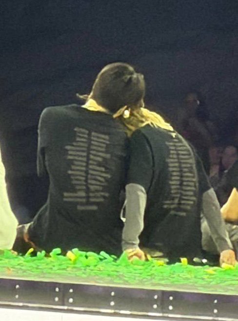 kookmindailys's tweet photo. MY JIKOOK 😭NEVER SEPERATE THEM https://t.co/c3F2bHyz1a