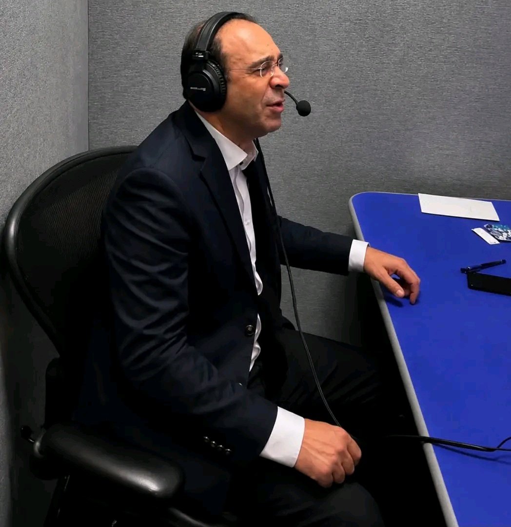 MahdiBaladi's tweet photo. 🎙️ عصام الشوالي خلال تعليقه على الشوط الأول من مباراة البرتغال وإسبانيا:
"مواجهة تجمع منتخبين سبق أن أنهى المغرب حلمهما في مونديال قطر 2022 https://t.co/0jI9sBJHUD