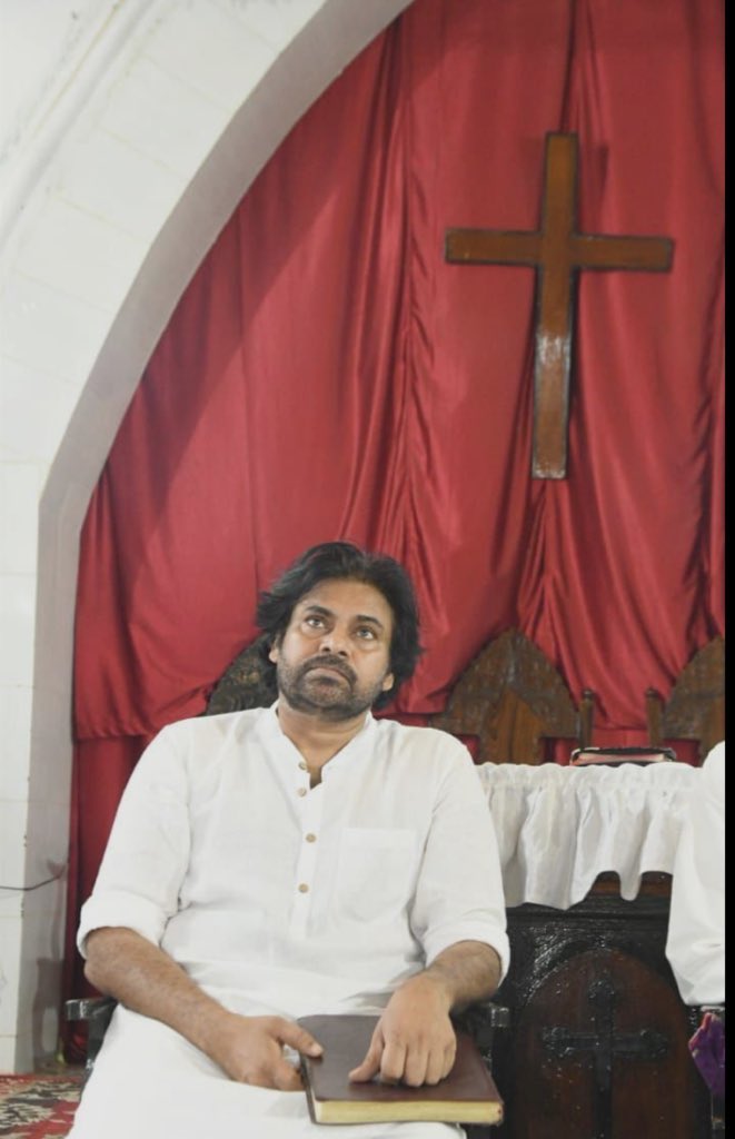 Dicorefan's tweet photo. @TeamPowerSena @ysjagan Pitapuram baptised Paster 😂😂😂🔥 https://t.co/UtaGfmqwp6