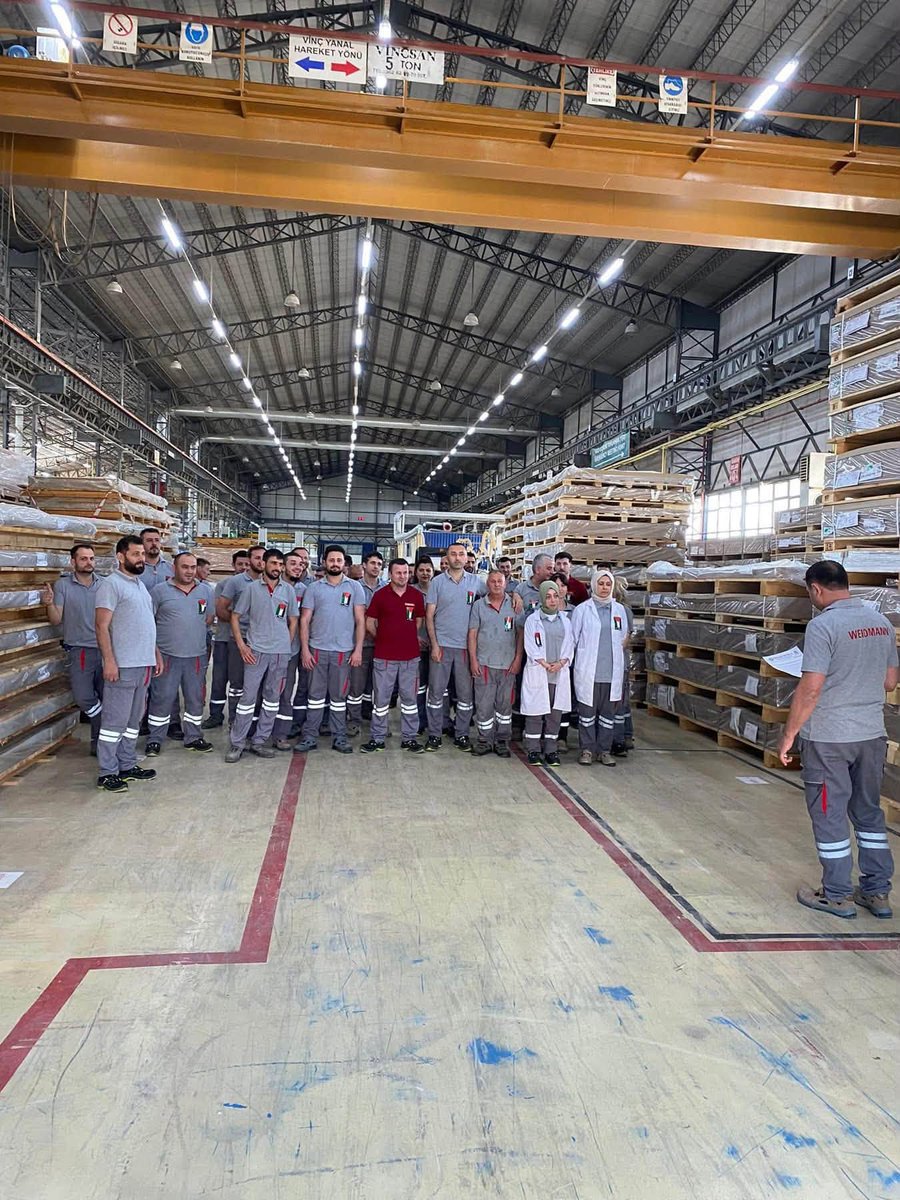 EKurtulusu2's tweet photo. Birleşik Metal-İş üyesi metal işçileri fabrikalarda okudukları bildirilerde emperyalizmin savaş örgütü NATO’ya, NATO’nun zirvesine ve sömürü politikalarına HAYIR! dediler.
Susma haykır, NATO’ya hayır!✊ https://t.co/QVLFIQW03N