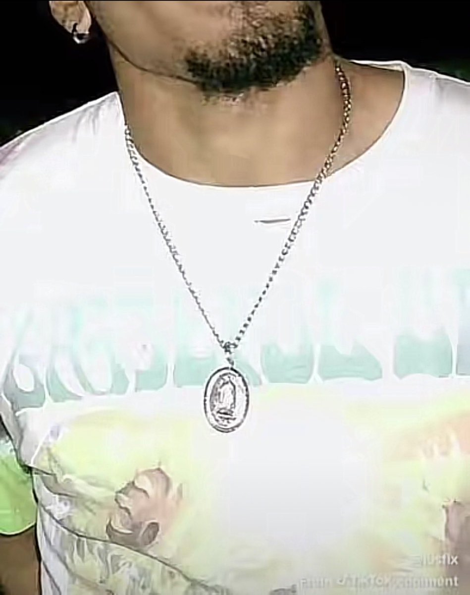 25upone's tweet photo. @2osoK @wkpknd NOT CHE CHAIN dat niga nine a silly bastard😂😂😂😂 https://t.co/5s2pbwTcG5