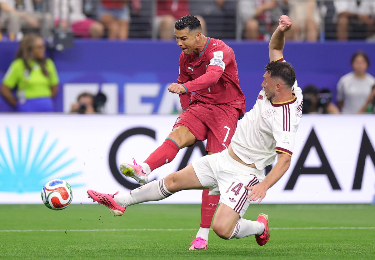 DStvUganda's tweet photo. 77' | Portugal 0:0 Spain
Portugal are beginning to find pockets of space in behind the Spain defence, asking more questions with every attack. 🇵🇹⚽
#DStvFIFAWorldCup26 #EverythingCanWait https://t.co/Eipt4VLUFY