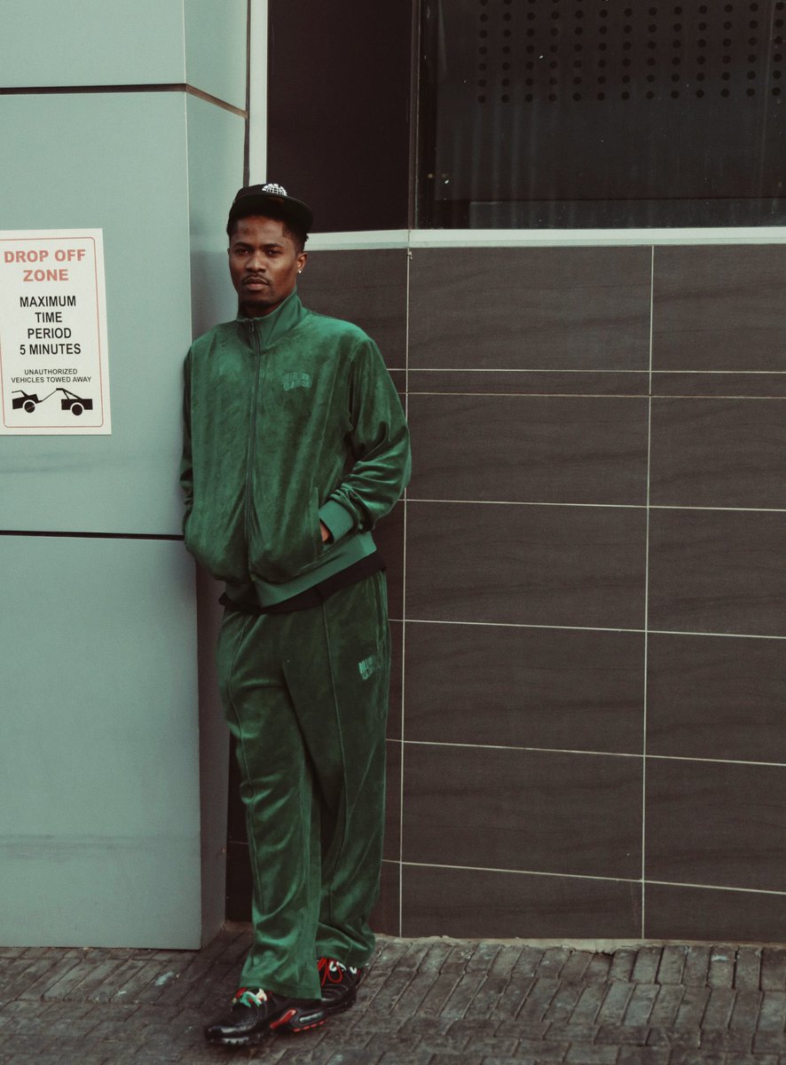 KWESIARTHUR_'s tweet photo. e no dey on me, it’s in me. https://t.co/YlSIlSMq3N