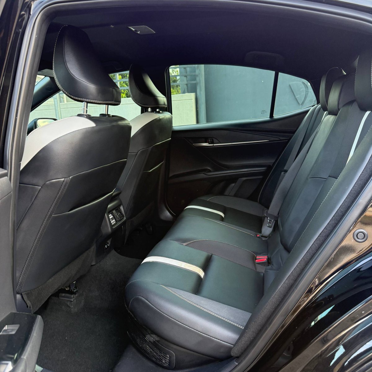 WutaMotorsNG's tweet photo. Foreign Used Toyota Camry SE HEV🔥🔥
Year: 2025
Price: N54M
Location: Abuja
Call/Whatsapp 08056139710 https://t.co/I8scGsOZ9g