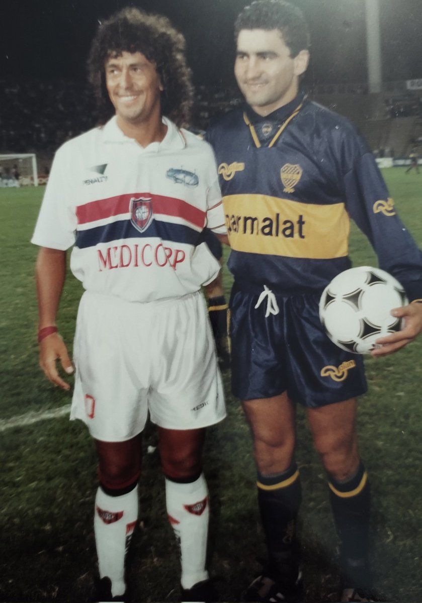 javimanja's tweet photo. Aprovechando el mensaje del Beto a @pipogorosito10, van algunas fotos de esa dupla unida por el fútbol y la amistad, aún con camisetas diferentes... https://t.co/9cezRau5xO