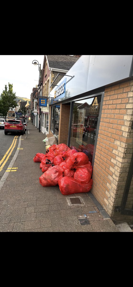 Danwhite08's tweet photo. @CaerphillyCBC 
Every single day this shit on our high street. Some days for over 12 hours. 
Do your job and get it sorted. 

@GreggsOfficial dirty pigs. https://t.co/6l82ir6reJ