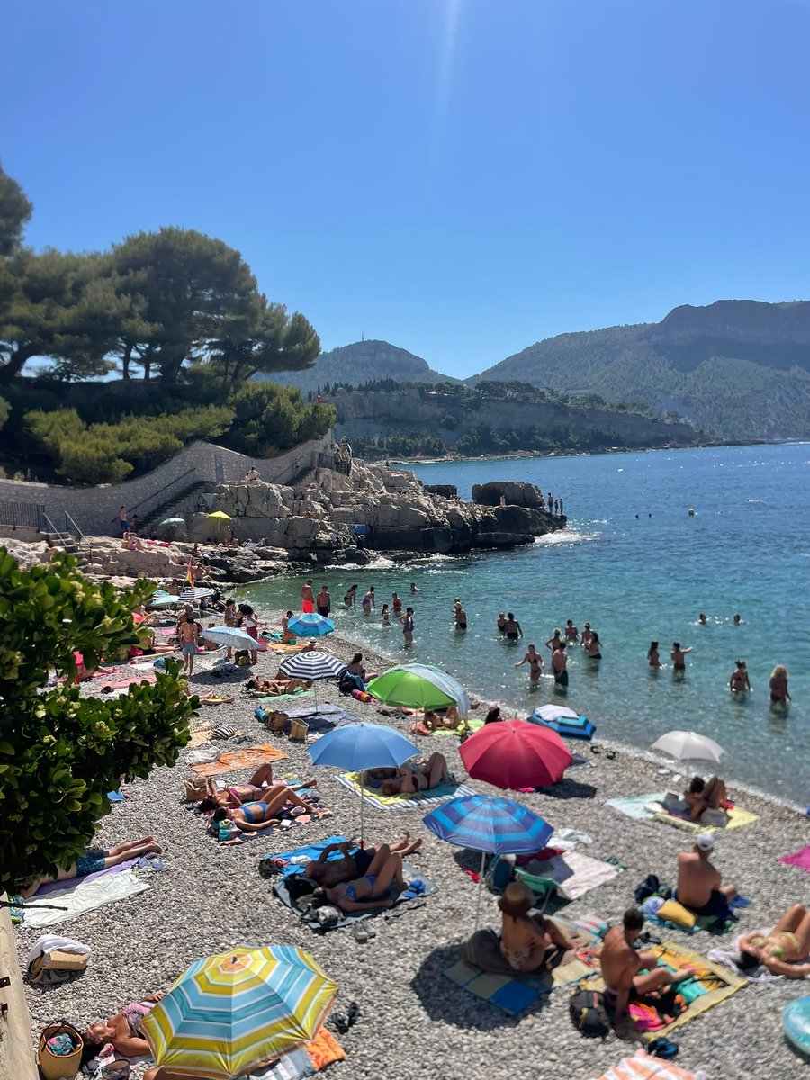 GmurHelen's tweet photo. ##Cassis #France #lbeach #Police https://t.co/ufbVLIQKIu