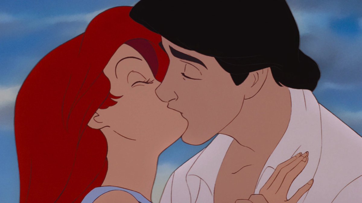 Disney_Wiki's tweet photo. Today is International Kissing Day 💋 https://t.co/35vOcj9j6f