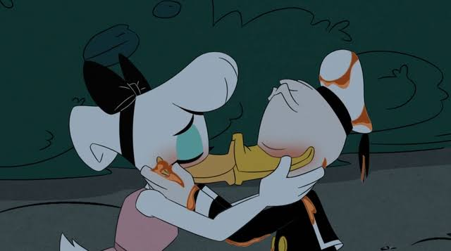 Disney_Wiki's tweet photo. Today is International Kissing Day 💋 https://t.co/35vOcj9j6f
