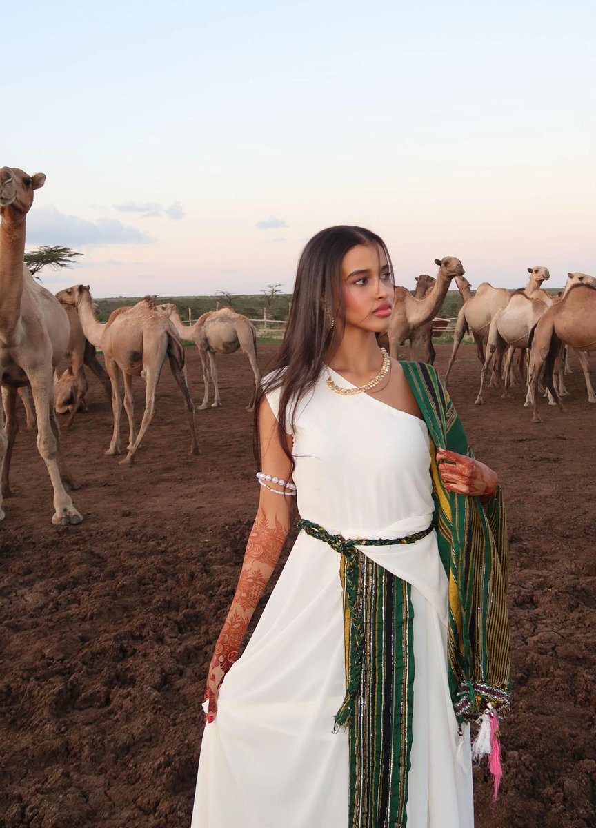 AMAL7_Iy's tweet photo. Somali queen 🇸🇴💜 https://t.co/9GQkzMXC1H