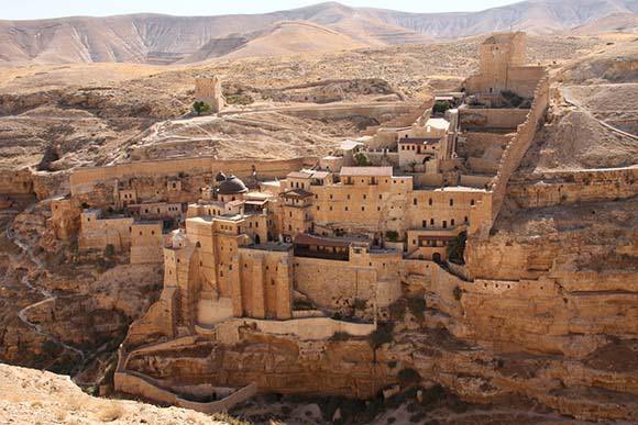 AtlasArchiwe's tweet photo. some places carry centuries in silence
📍Mar Saba Monastery - Palestine 🇵🇸 https://t.co/yIFggCRg94