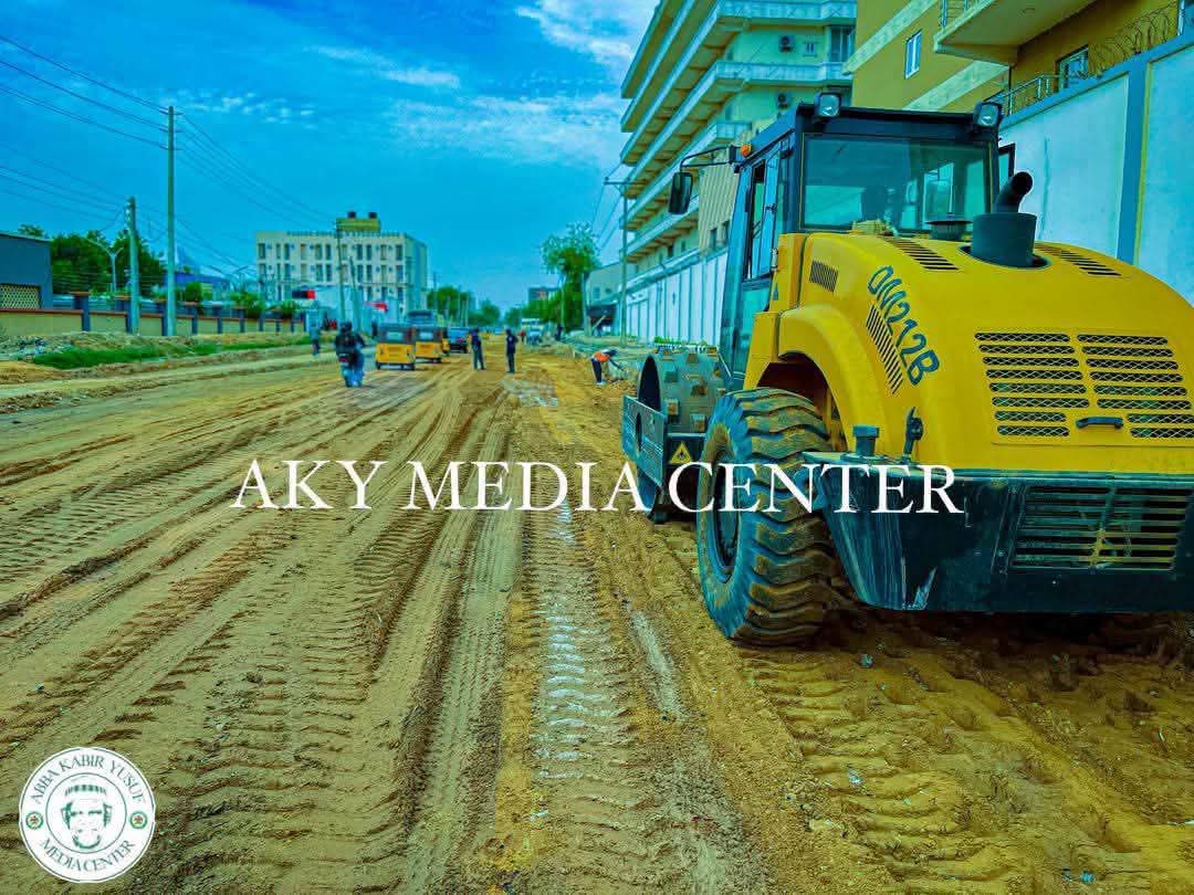 IbraheemFada's tweet photo. Sulaiman Crescent to Badawa Road is getting attention!

Road formation works are ongoing: ground preparation, grading, watering, and compaction.  

Better access coming soon InshaAllah.

#AbbaIsWorking
#KanoUrbanRenewal https://t.co/d46mopy3uw