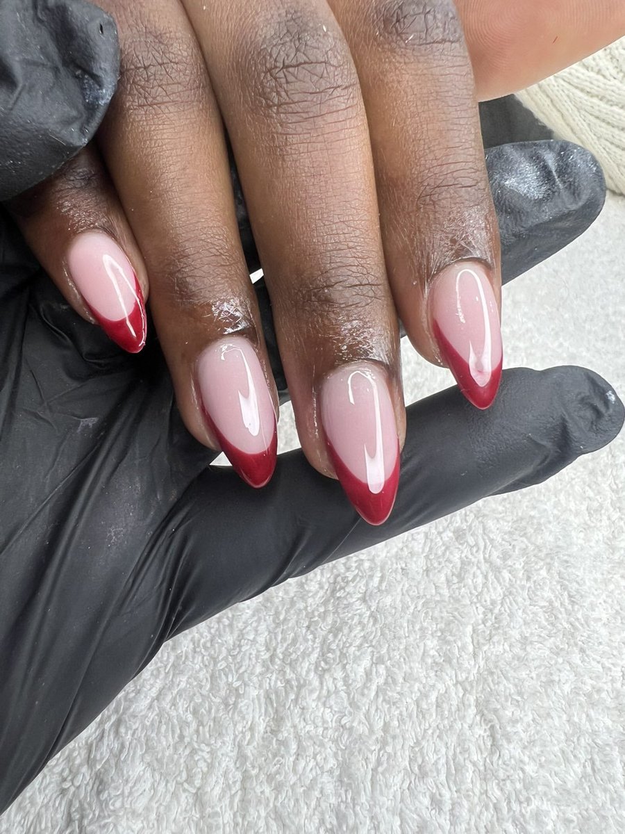 t_gllam's tweet photo. Builder on natural nails 💅 😍 https://t.co/r9A7yVA7iD