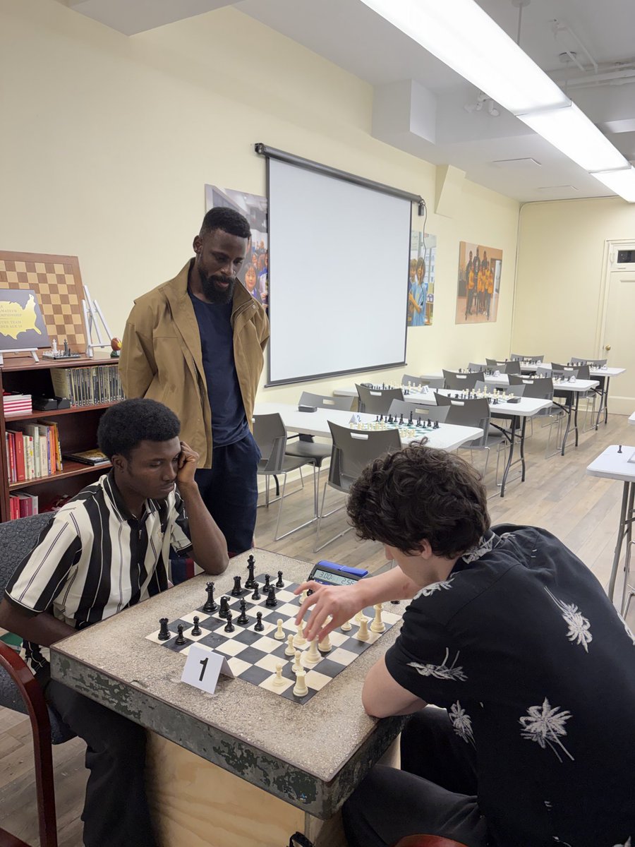 thegiftofchess's tweet photo. Day 1 ❤️ https://t.co/HGSKF7T9qA