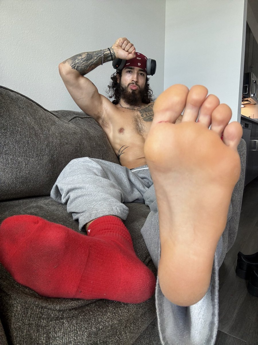 alphagodfrank's tweet photo. These soles own your week. Eyes here, wallet open, send or get lost💸🖕 https://t.co/kJ1RikwZ2K