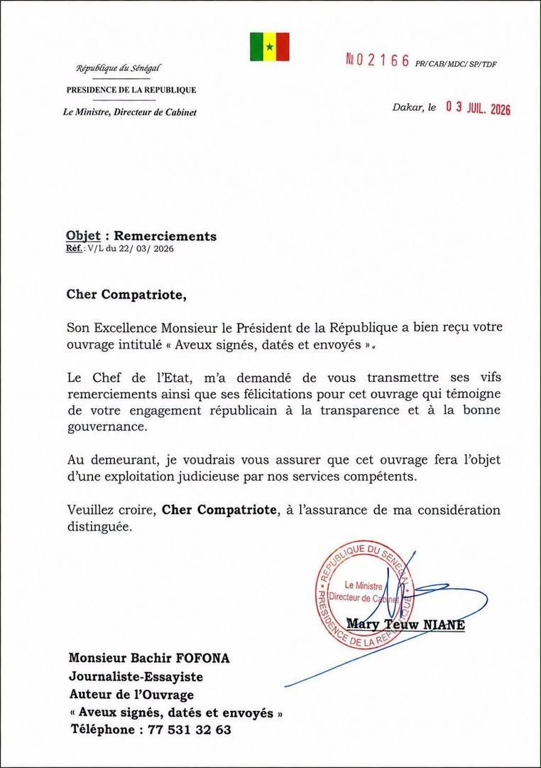 MadiambalD's tweet photo. Le Président Bassirou Diomaye Faye Félicite le journaliste Bachir Fofana pour son Ouvrage sur le scandale de l'ASER. Félicitations à notre confrère pour ce beau livre-enquête que nous avons eu le plaisir d'éditer sous l'égide des Éditions du Quotidien https://t.co/zm09HFuobf