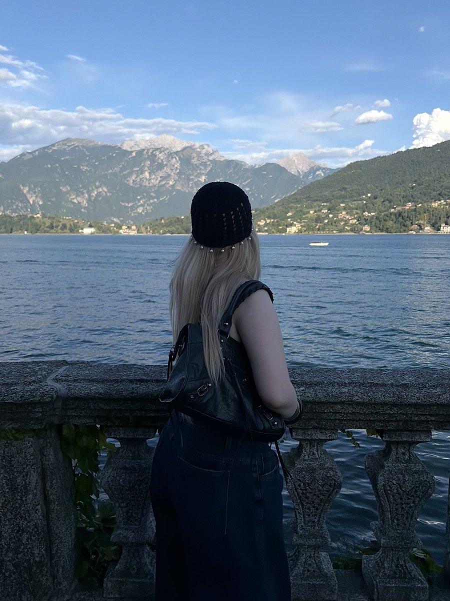 shelovescath's tweet photo. 1er jour au lac de come,
tremezzo/lenno juste magnifique je suis amoureuse https://t.co/tbSZhuvyH8