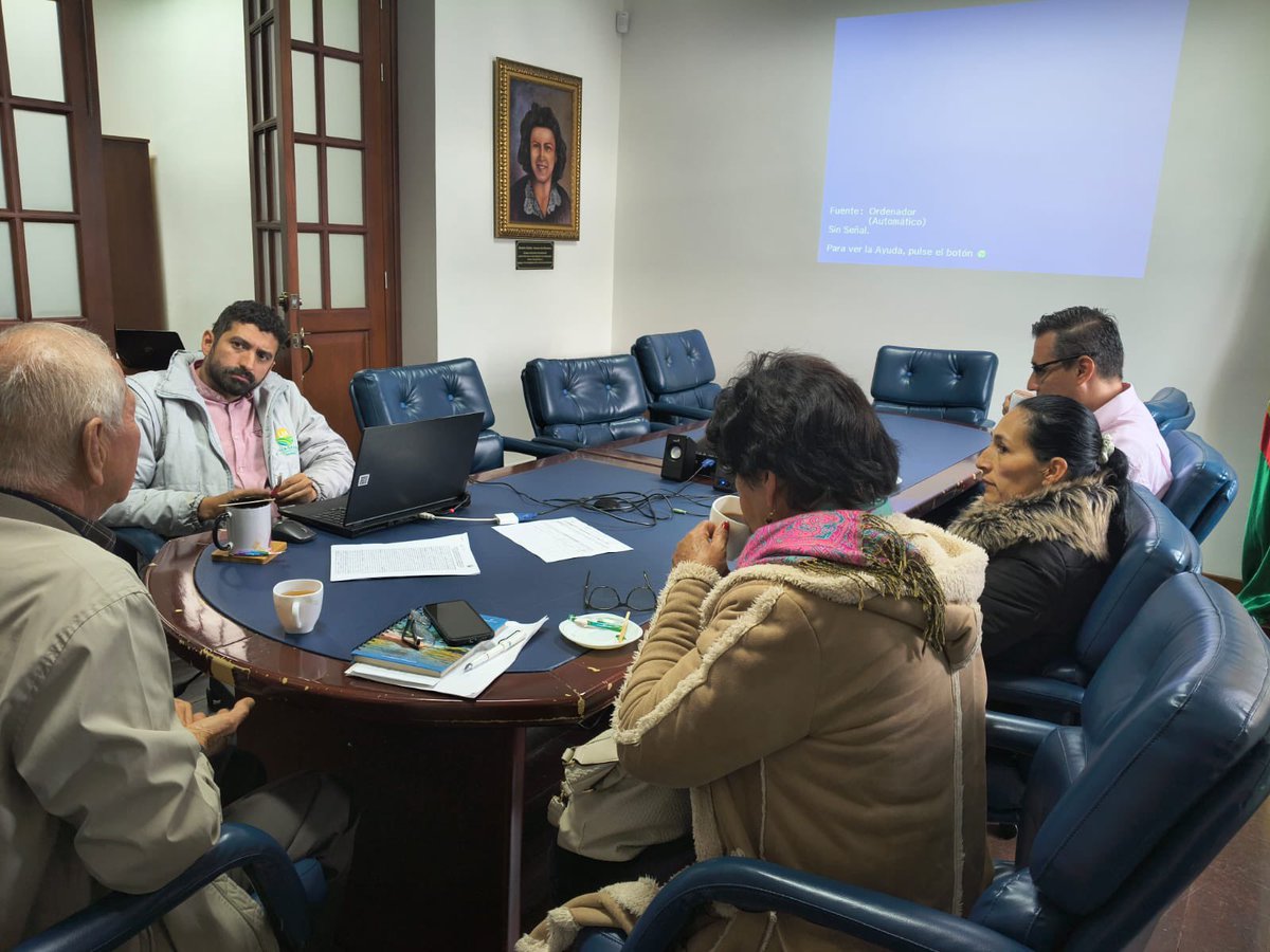 UNIAGRARIA's tweet photo. 🤝📚 UNIAGRARIA participó en el Foro Educativo Territorial Funza 2026, un espacio de diálogo y construcción colectiva para fortalecer el ecosistema de educación postmedia y aportar al IV Plan Nacional Decenal de Educación. https://t.co/9Ifw8hLkNh