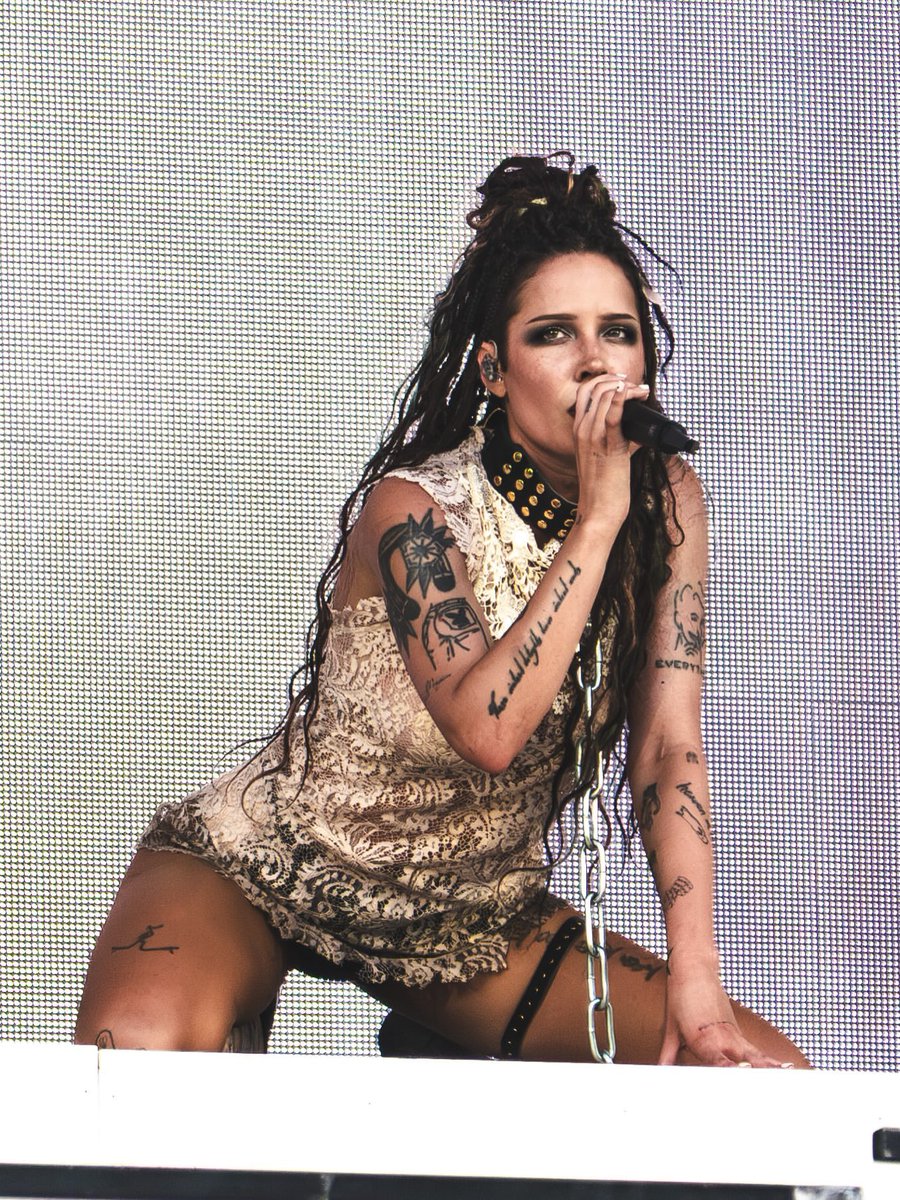 haIseylq's tweet photo. Halsey performing at Rock Werchter. 

📸: gaellenses on IG. https://t.co/lZIA7HhW24