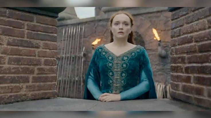 theredragin's tweet photo. im crashing out i miss her hair https://t.co/139kEkGv75