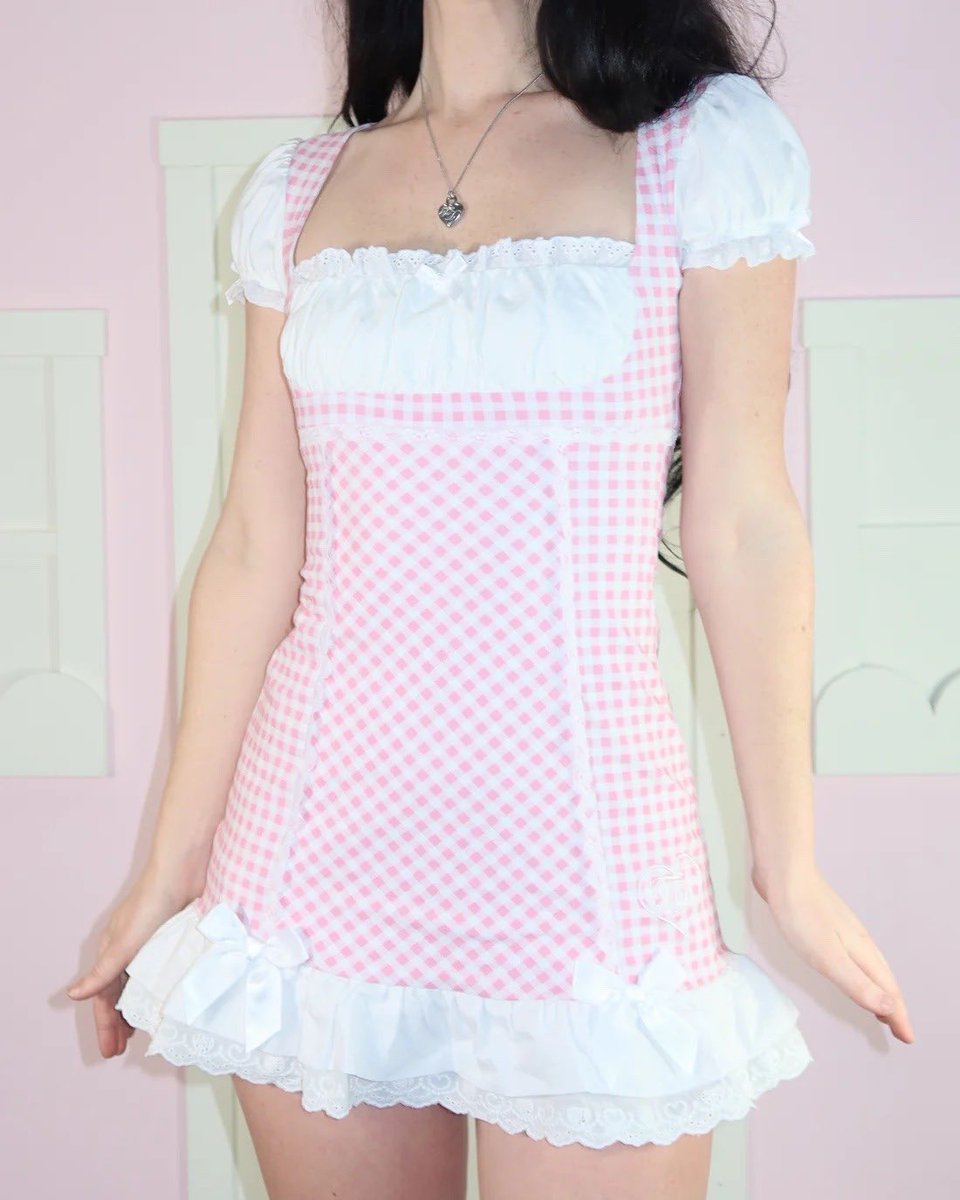thepinkernet's tweet photo. truth or dare pink milkmaid top and dress ♡ https://t.co/hnC6ANpEBg